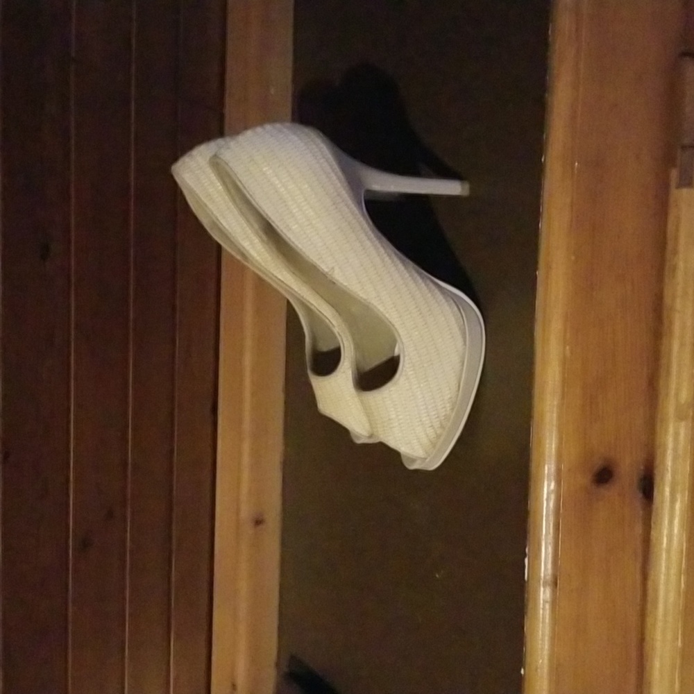 Shoe - Picture 3 of 3
